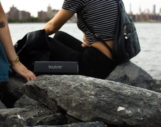 Ready to listen. Made to go anywhere. #TakeYourMusicAnywhere

Speaker Phone allows you to switch from playing music to talk at ease when needed. #Boytone120