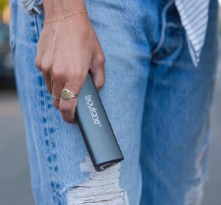 Wireless ✔️ Microphone ✔️ Compact ✔️ #TakeYourMusicAnywhere. 
All the things you need when on the commute.